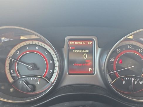 Used 2020 Dodge Journey Crossroad FWD image 2