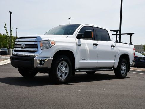 Used 2017 Toyota Tundra SR5 w/ SR5 Upgrade Package AWD/4WD image 3