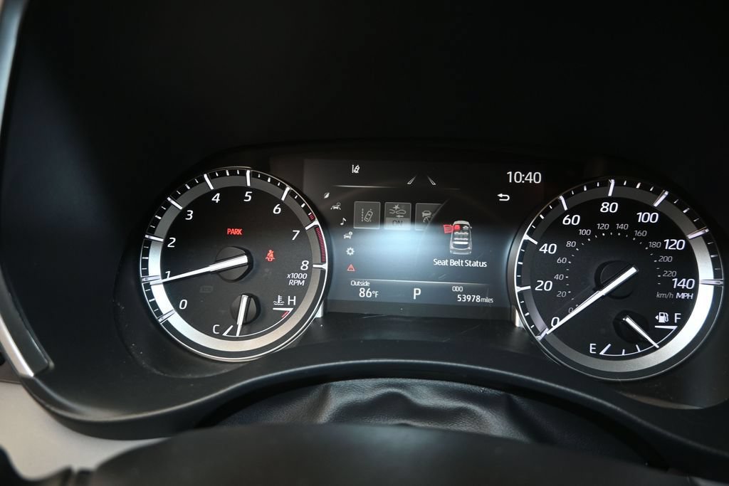 Used 2022 Toyota Highlander XLE FWD image 12