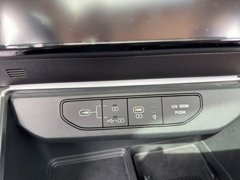 Used 2025 Kia Carnival SX FWD image 26