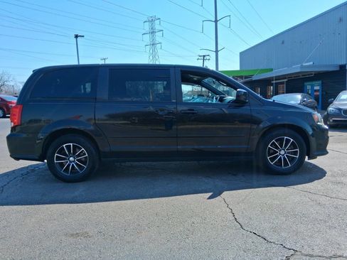 Used 2014 Dodge Grand Caravan SXT w/ Blacktop Package image 5