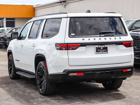 Used 2025 Jeep Wagoneer Series II w/ Premium Group I AWD/4WD image 6