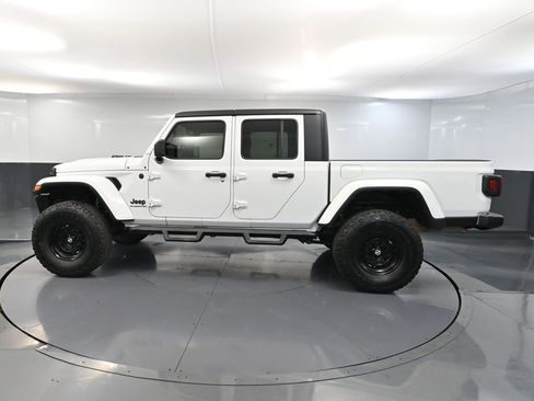 Used 2022 Jeep Gladiator Sport image 11