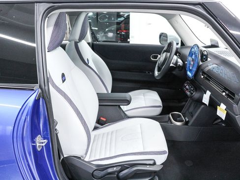 New 2026 MINI Cooper 2-Door Hardtop image 18