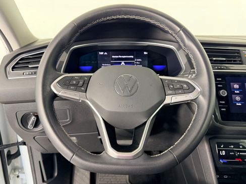 Used 2022 Volkswagen Tiguan SE image 15