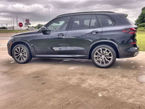 Used 2024 BMW X5 xDrive40i w/ M Sport Package AWD/4WD image 4