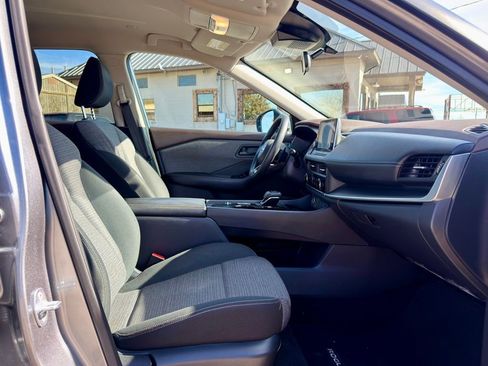 Used 2022 Nissan Rogue S image 13