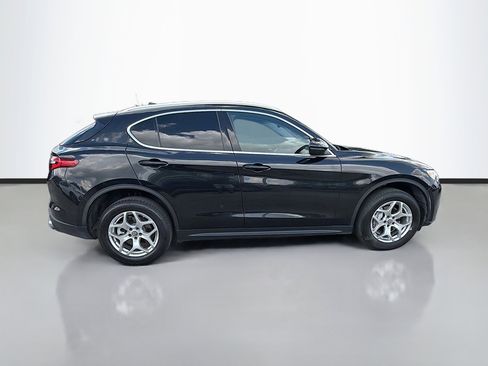 Used 2020 Alfa Romeo Stelvio image 2