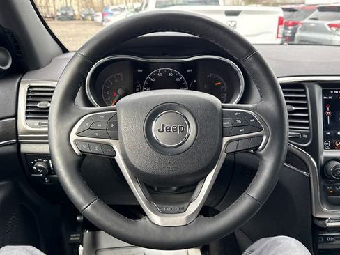 Used 2018 Jeep Grand Cherokee Limited AWD/4WD image 19