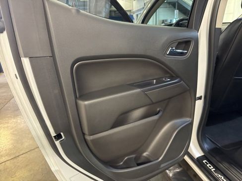 Used 2021 Chevrolet Colorado LT w/ LT Convenience Package image 32