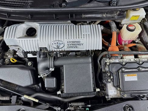 Used 2014 Toyota Prius V Two image 36