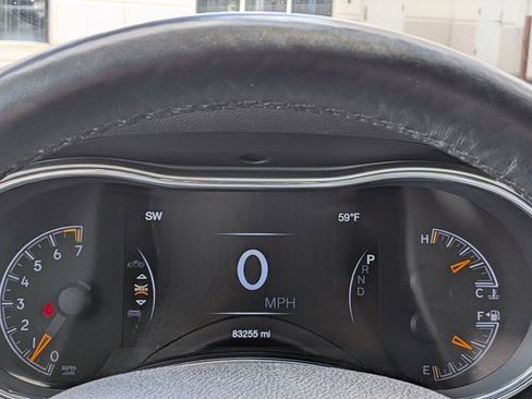 Used 2018 Jeep Grand Cherokee Limited image 11