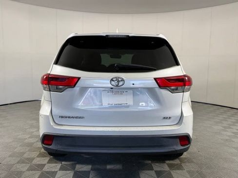 Used 2017 Toyota Highlander XLE FWD image 7