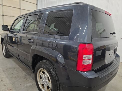 Used 2014 Jeep Patriot Sport image 9