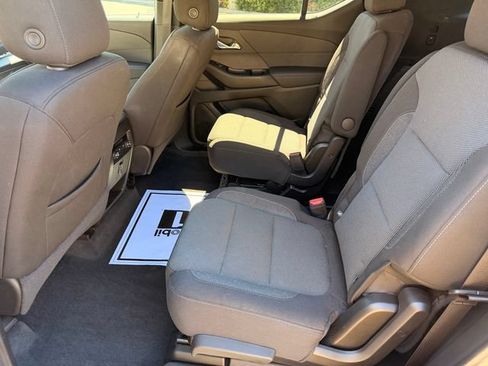 Used 2023 Chevrolet Traverse LT w/ LPO, Cargo Package AWD/4WD image 7