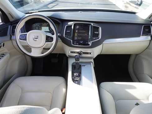 Used 2016 Volvo XC90 T5 Momentum image 11