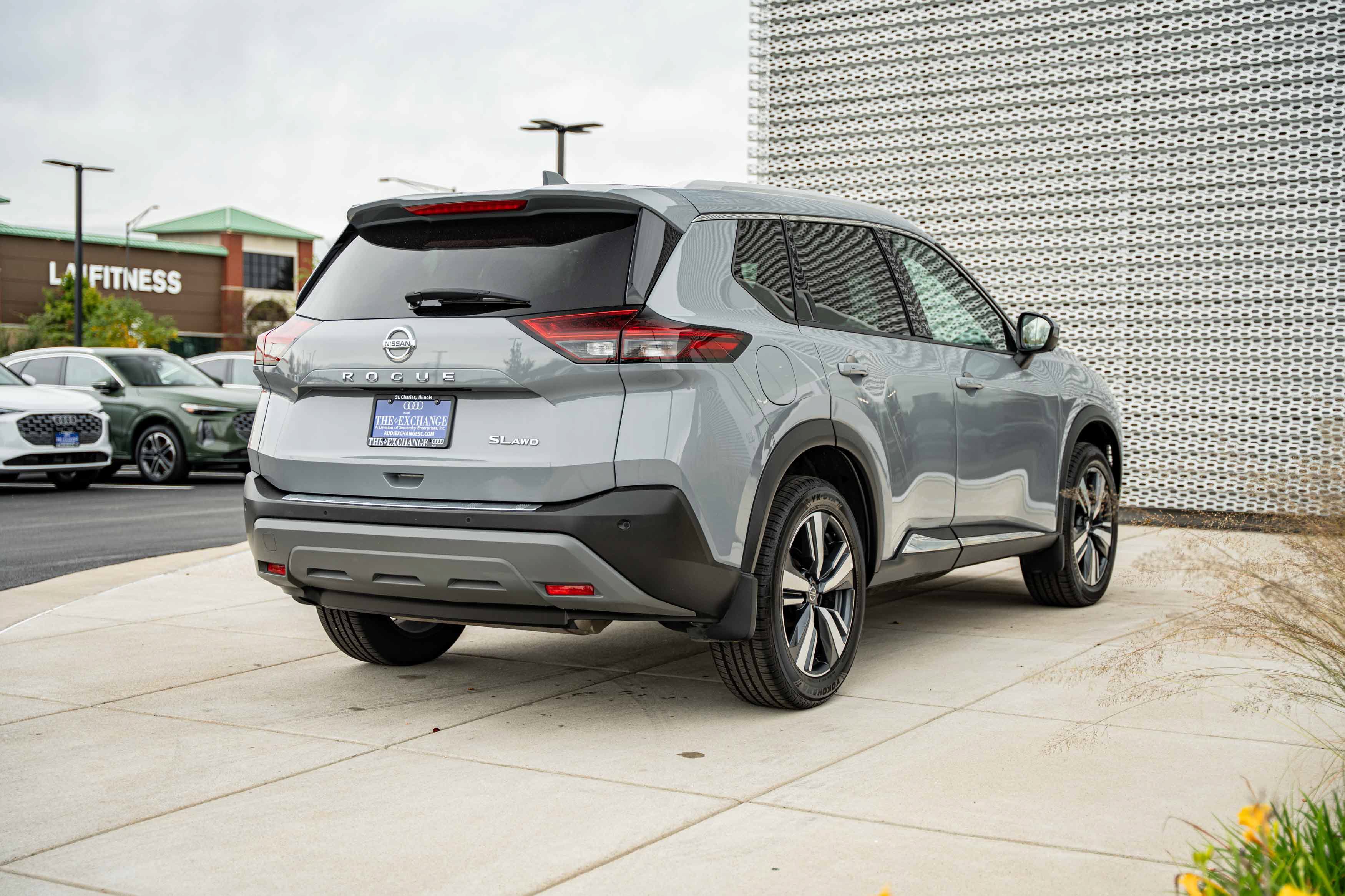 Used 2021 Nissan Rogue SL w/ Premium Package AWD/4WD image 2