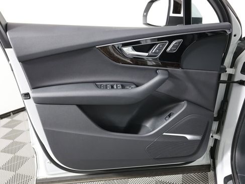 Used 2018 Audi Q7 3.0T Prestige w/ Prestige Package image 12