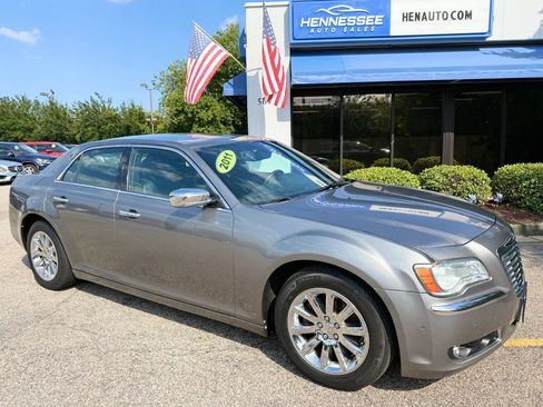 Used 2011 Chrysler 300 Limited RWD image 23