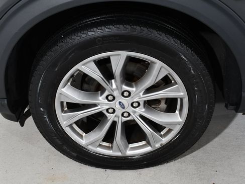 Used 2022 Ford Explorer XLT w/ Equipment Group 202A image 25