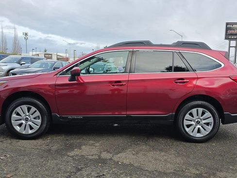 Used 2019 Subaru Outback 2.5i Premium image 6