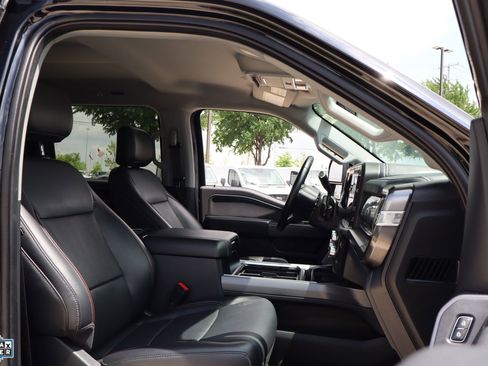 Used 2024 Ford F250 Lariat w/ Sport Appearance Package AWD/4WD image 30