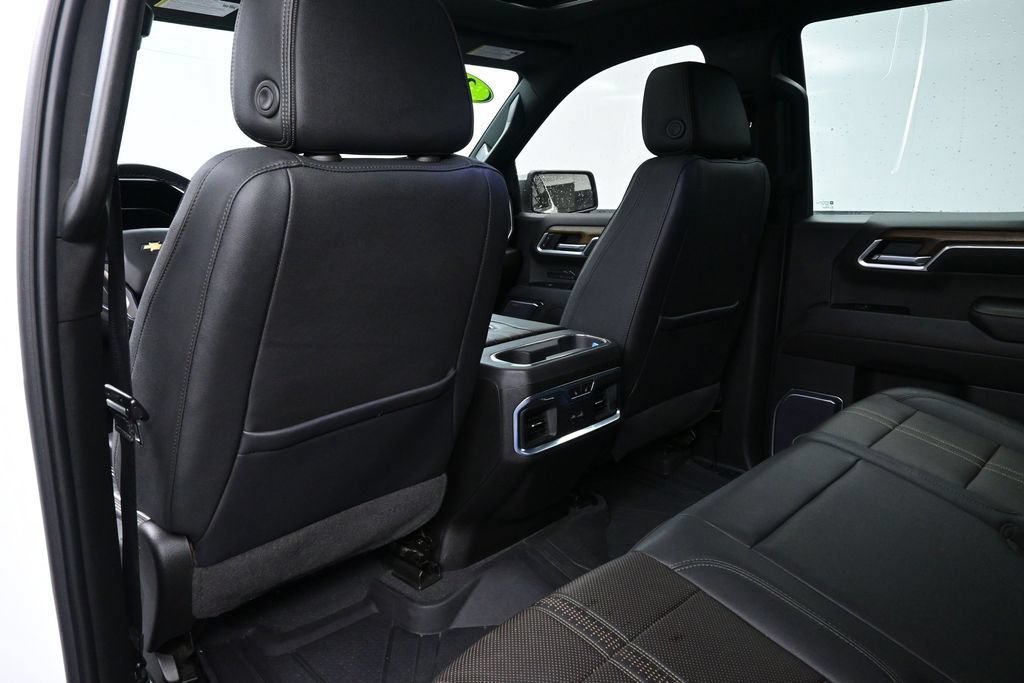 Used 2022 Chevrolet Silverado 1500 High Country w/ High Country Premium Package AWD/4WD image 27