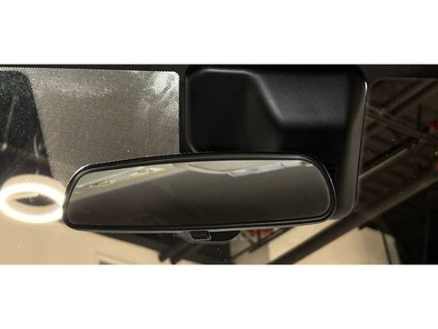 Used 2025 Nissan Frontier SV image 35