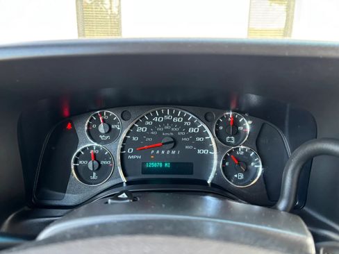 Used 2023 Chevrolet Express 2500 w/ Driver Convenience Package RWD image 31