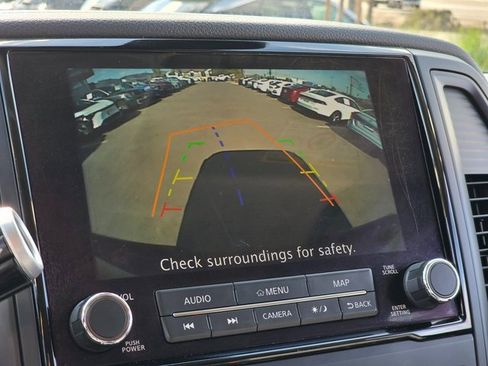 Used 2022 Nissan Titan SV w/ SV Convenience Package image 29