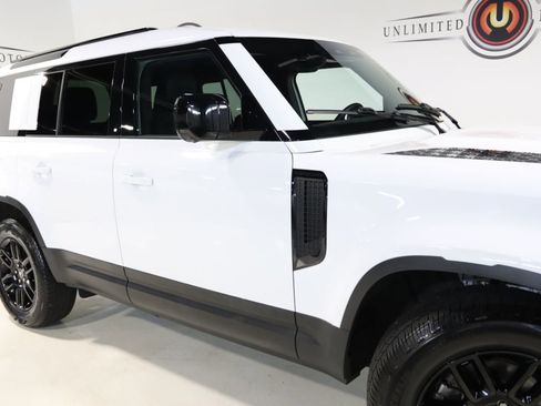 Used 2025 Land Rover Defender 110 S image 8