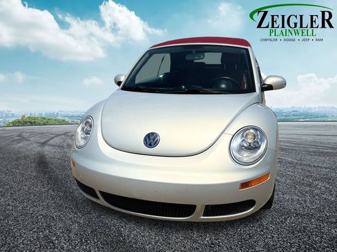 Used 2009 Volkswagen Beetle Blush FWD image 9