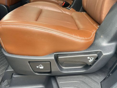 Used 2019 Subaru Ascent Touring w/ Popular Package #3 AWD/4WD image 27