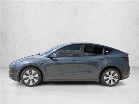 Used 2022 Tesla Model Y Long Range AWD/4WD image 8