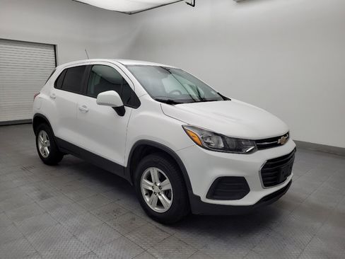 Used 2020 Chevrolet Trax LS w/ Fleet Convenience Package AWD/4WD image 13