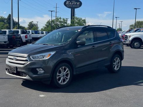 Used 2017 Ford Escape SE w/ SE Leather Comfort Package AWD/4WD image 3