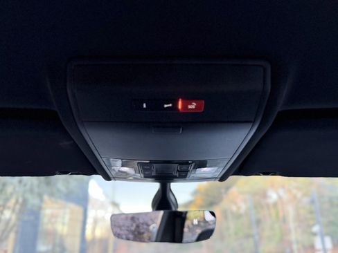 Used 2020 Volkswagen Atlas Cross Sport SE image 46