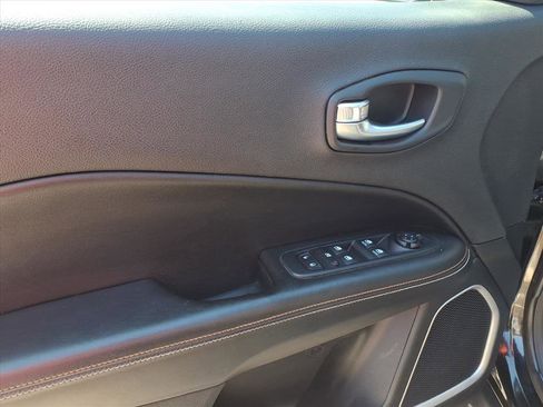 Used 2019 Jeep Compass Latitude w/ Popular Equipment Group image 6