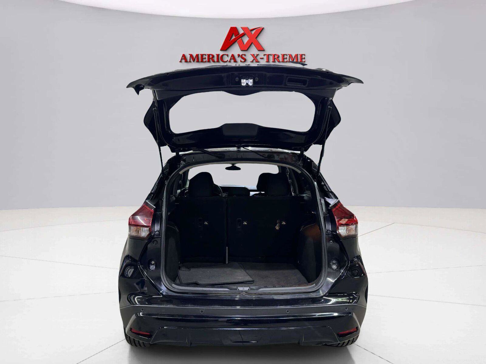 Used 2021 Nissan Kicks SV FWD image 15