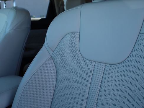 Used 2022 Kia Sorento SX Prestige w/ Panoramic Sunroof Package image 23