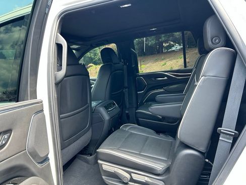 Used 2024 Cadillac Escalade Premium Luxury w/ Performance Package AWD/4WD image 44
