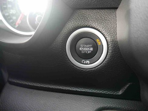 Certified 2025 RAM 1500 Laramie image 36