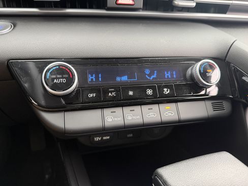 New 2026 Hyundai Elantra Blue image 32