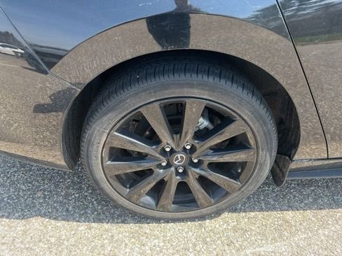 Used 2024 MAZDA MAZDA3 s FWD image 9