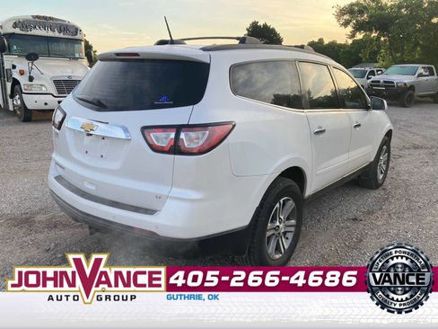 Used 2017 Chevrolet Traverse LT FWD image 8
