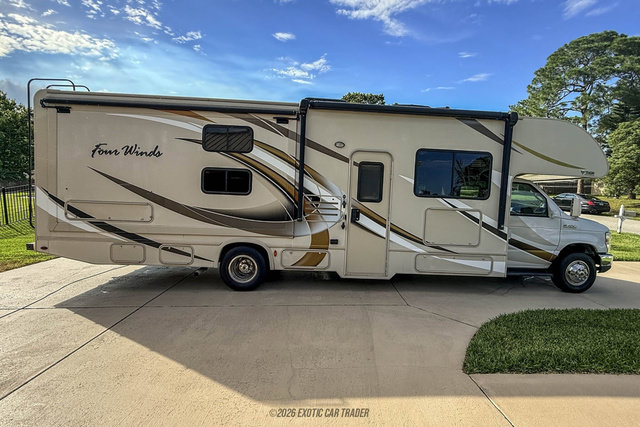 Used 2017 Ford E-450 and Econoline 450 Super Duty w/ Motorhome Prep Package RWD image 9