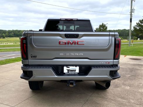 Used 2024 GMC Sierra 2500 AT4 w/ AT4 Premium Plus Package AWD/4WD image 5