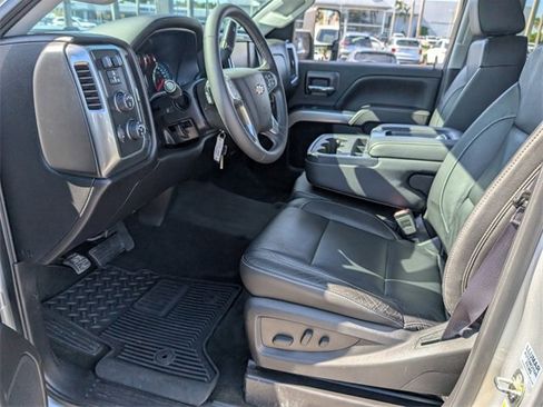 Used 2017 Chevrolet Silverado 2500 LT w/ LT Convenience Package image 8