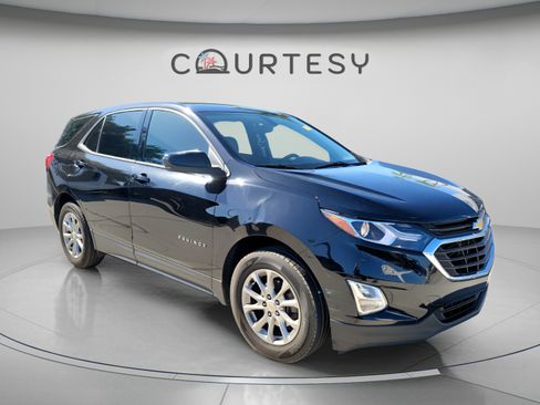 Used 2019 Chevrolet Equinox LS FWD image 4