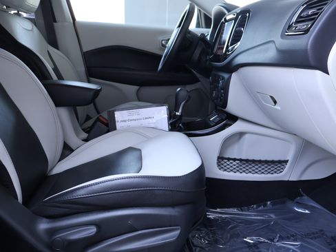 Used 2019 Jeep Compass Limited FWD image 27